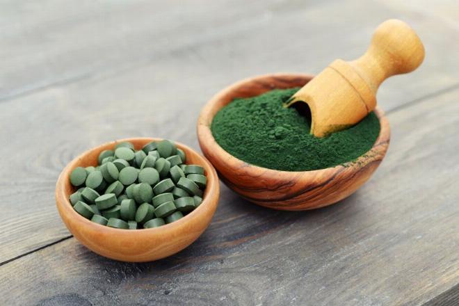 Các loại tảo biển ăn được phổ biến như tảo xoắn, rong biển nori và tảo wakame