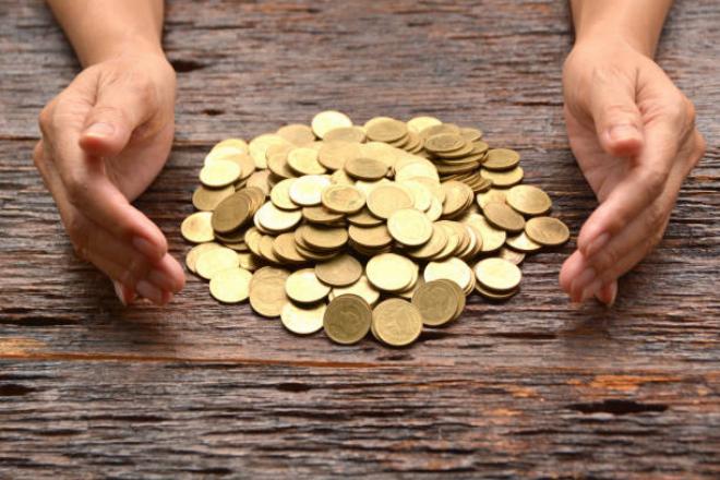 Nhà đầu tư đang xem xét các phương án đầu tư giá vàng 1 lượng hôm nay
