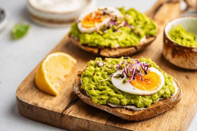 Món salad đậu đa dạng sắc màu là câu trả lời hoàn hảo cho việc ăn gì no lâu và tốt cho sức khỏe