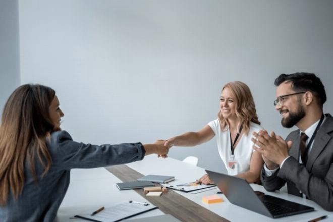 Một mẩu truyện cười hay về tình huống phỏng vấn xin việc tại văn phòng hiện đại