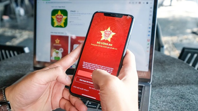 Giao diện ứng dụng VNeID trên điện thoại thông minh